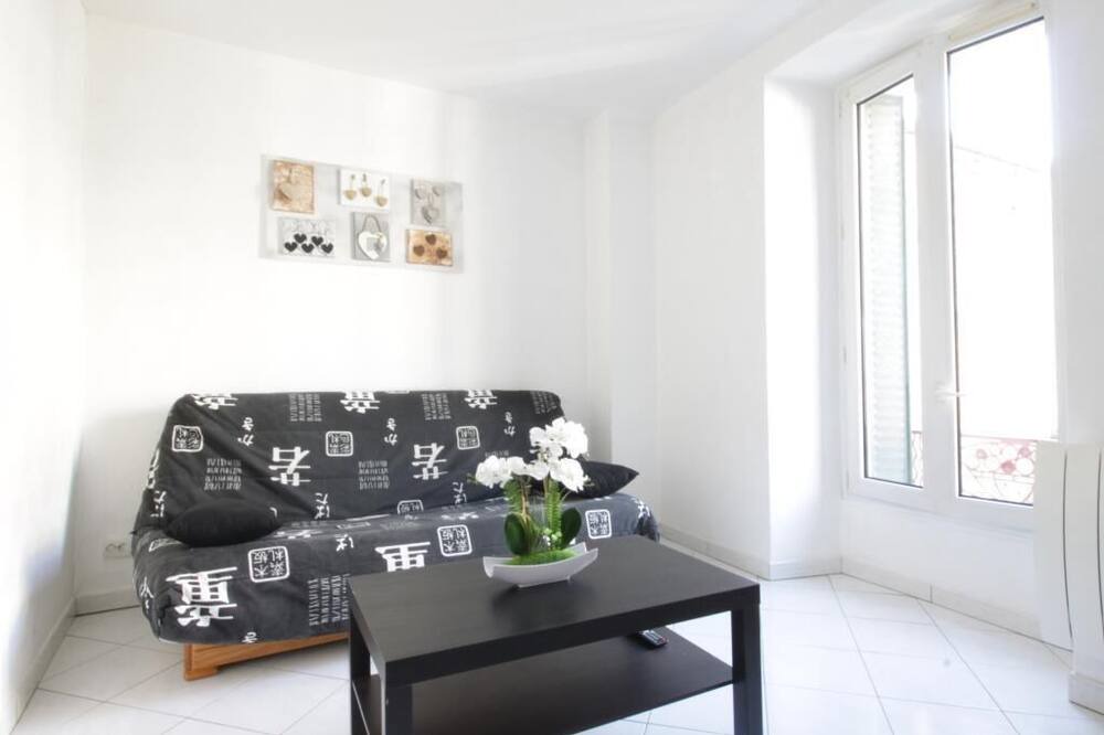 Photo of Livingroom in Arpajon