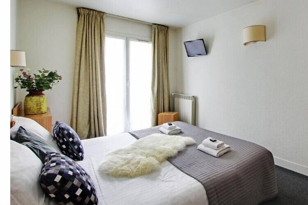 Photo of Bedroom in Les Lilas