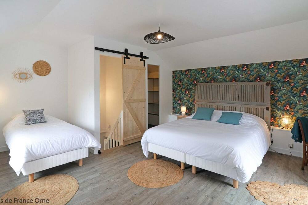 Photo of Bedroom in Cisai-Saint-Aubin