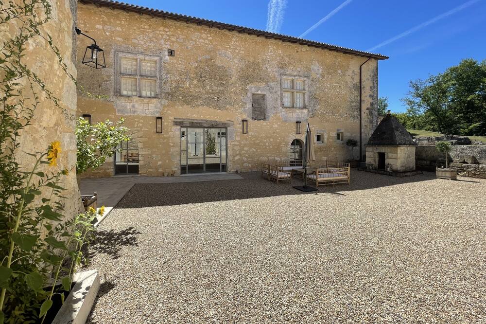 Photo of Outdoor in Vieux-Mareuil