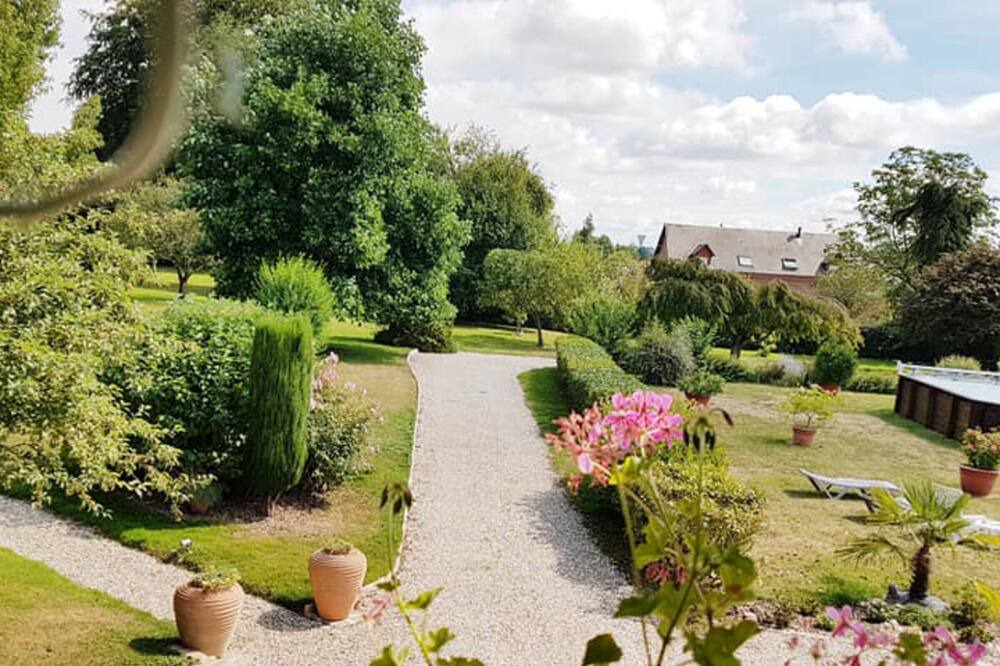 Photo of Outdoor in Saint-Aubin-Routot