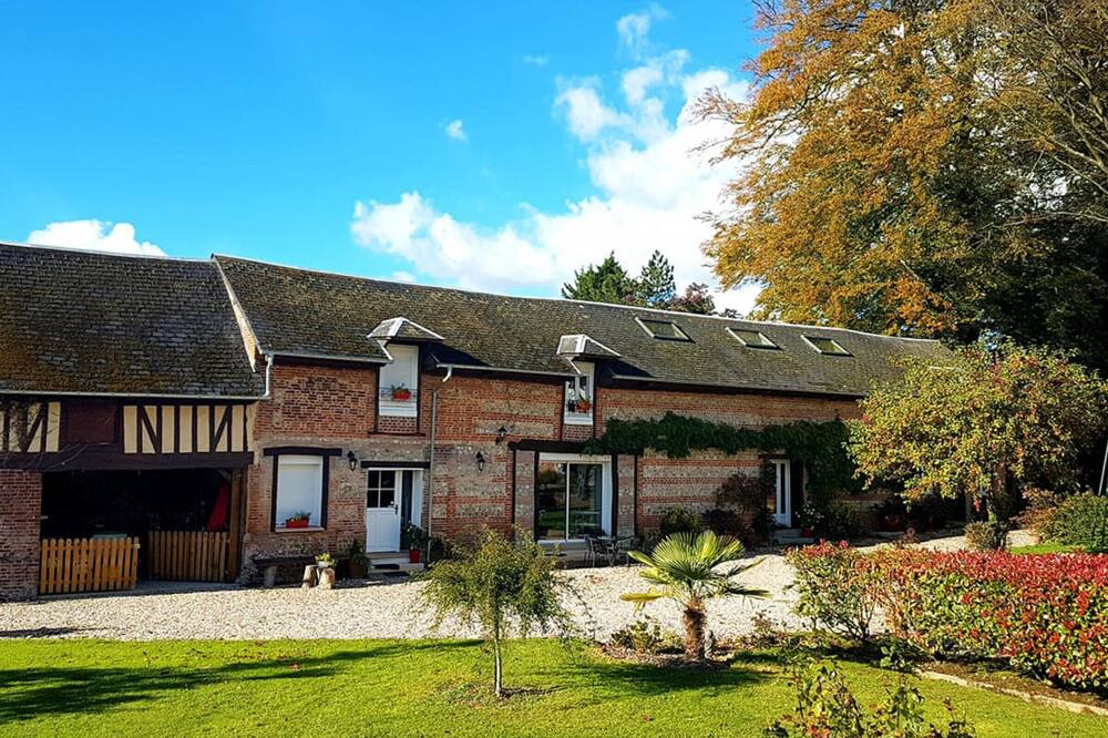Photo of Outdoor in Saint-Aubin-Routot
