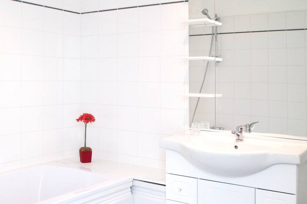 Photo of Bathroom in Monthenault