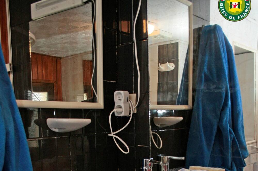 Photo of Bathroom in Longvilliers