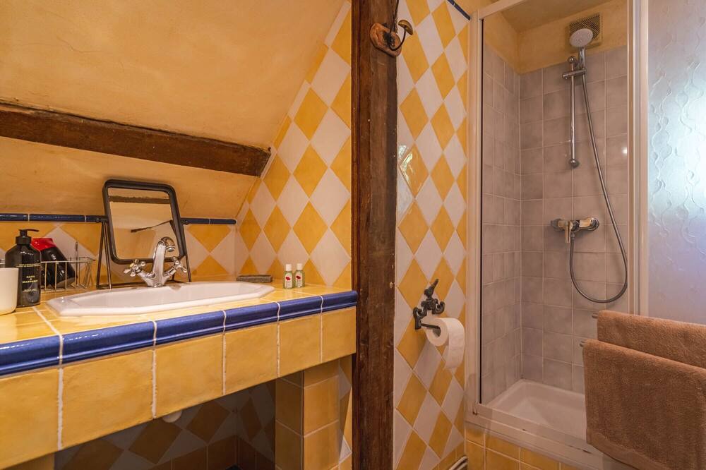 Photo of Bathroom in Curtil-Vergy