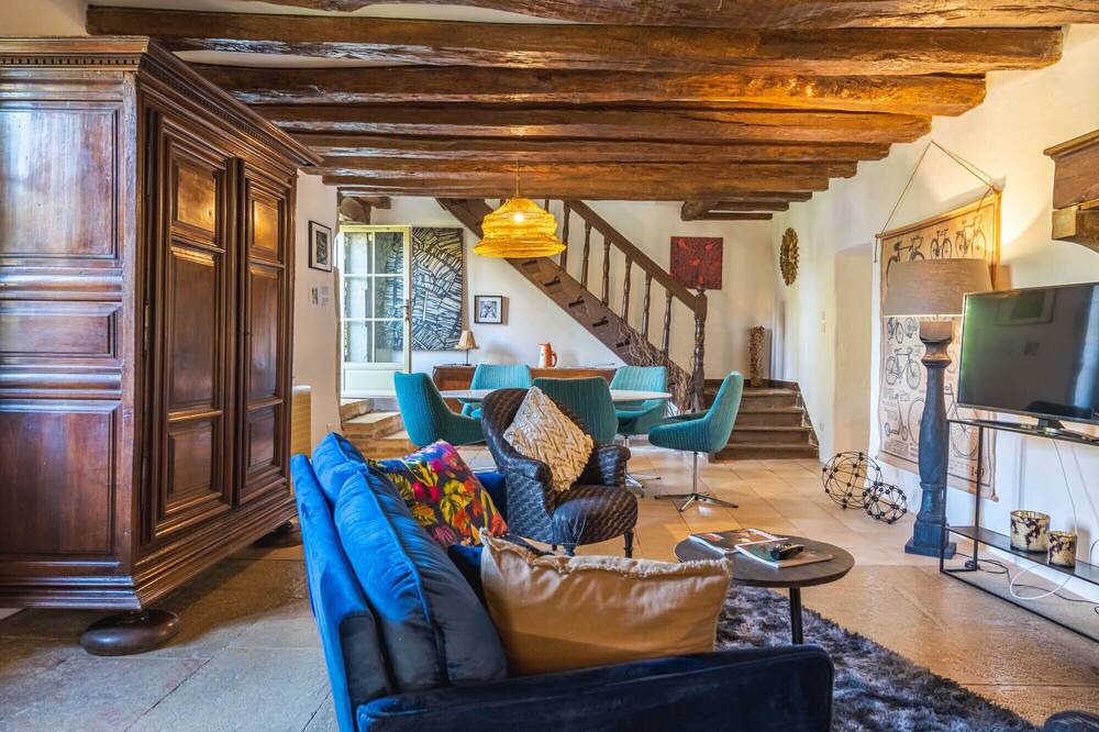 Photo of Livingroom in Curtil-Vergy