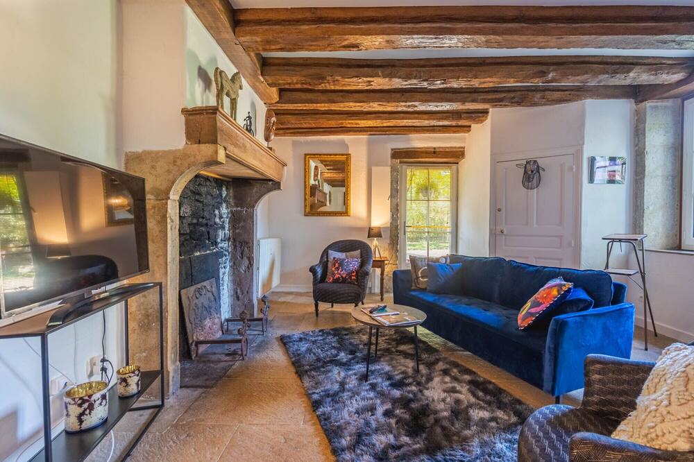 Photo of Livingroom in Curtil-Vergy