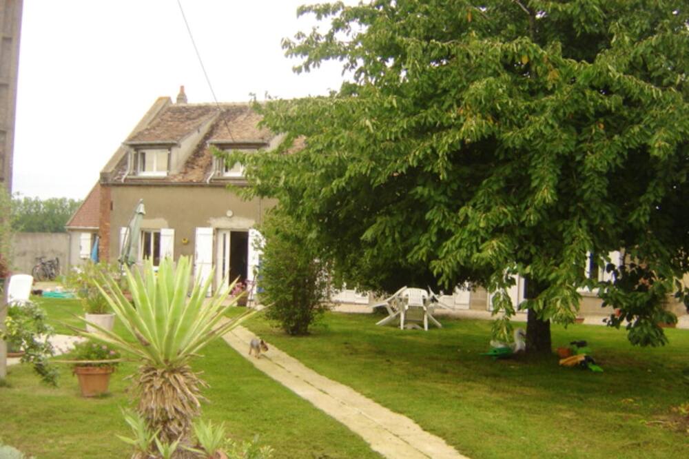 Photo of Outdoor in Ervauville