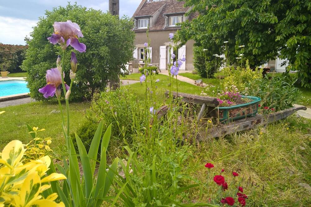 Photo of Outdoor in Ervauville