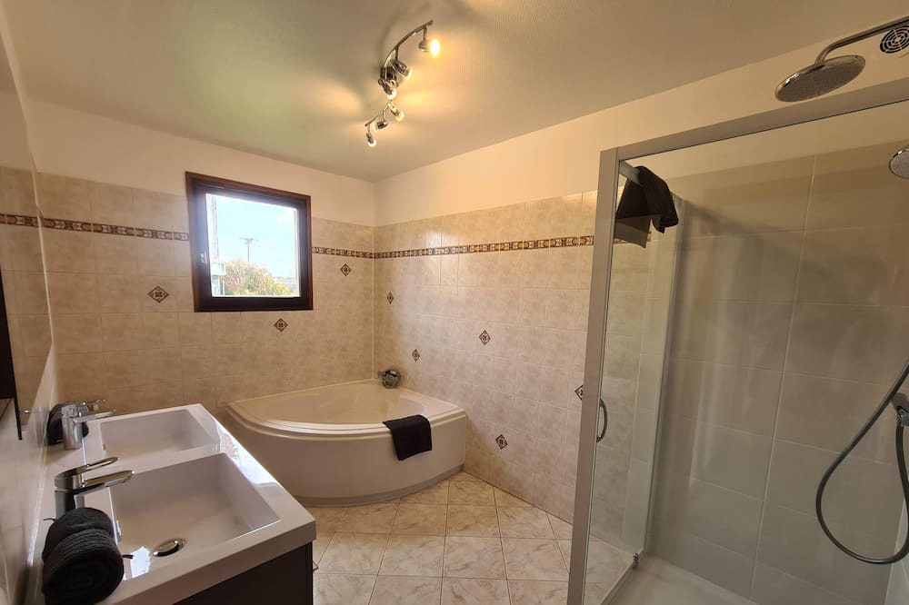 Photo of Bathroom in Marles-en-Brie