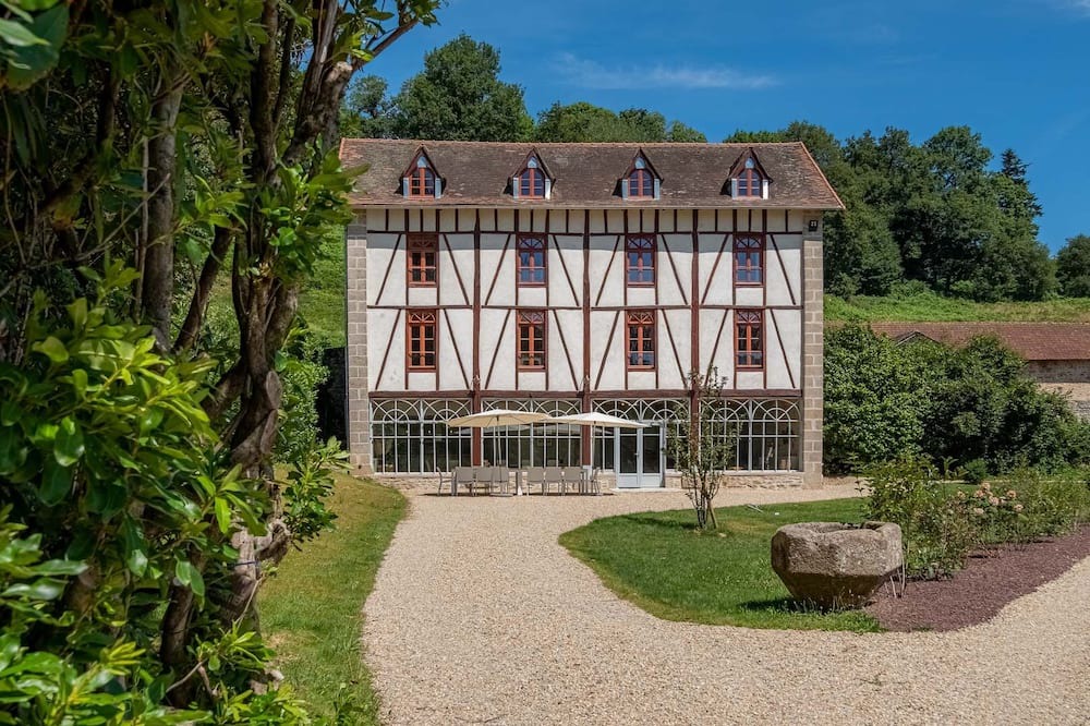 Photo of Outdoor in La Jonchere-Saint-Maurice