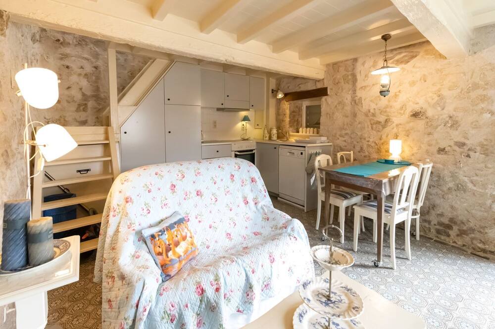 Photo of Livingroom in Dun-sur-Grandry