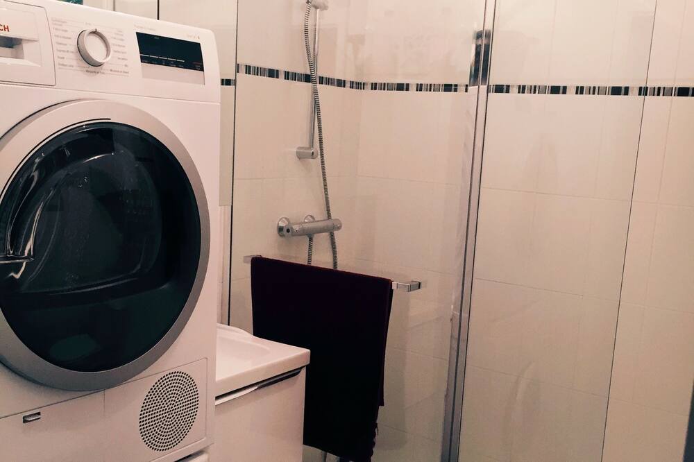 Photo of Bathroom in Colombes