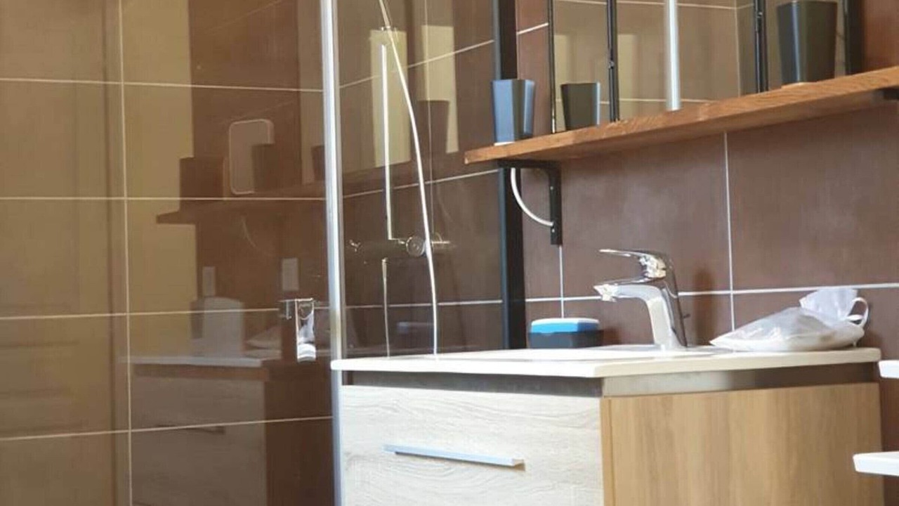 Photo of Bathroom in Bullion