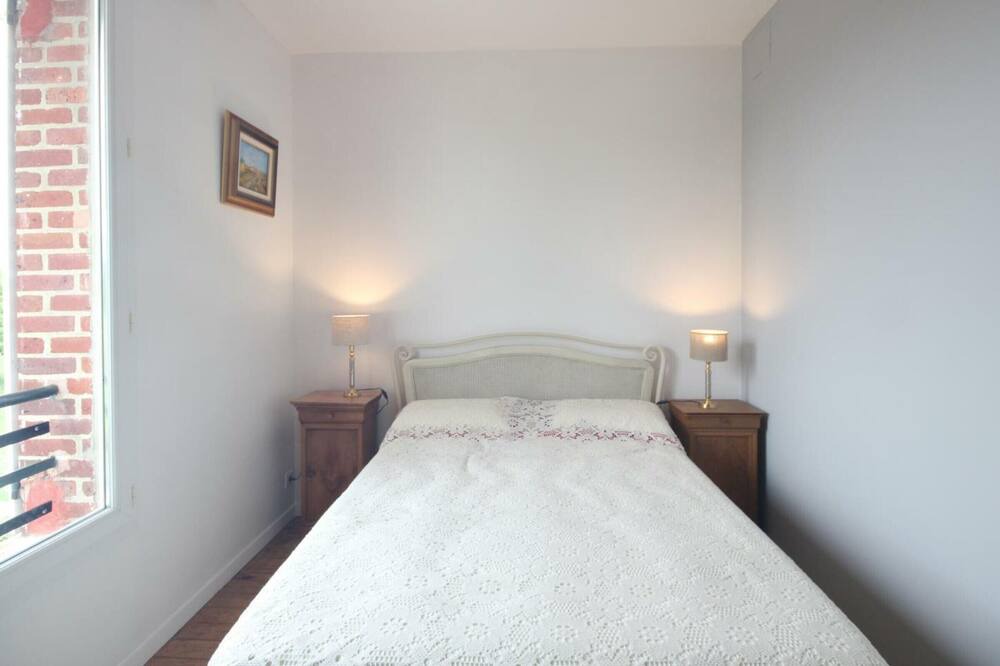 Photo of Bedroom in Mesnieres-en-Bray