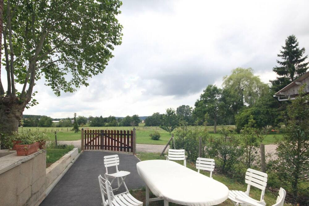 Photo of Patio Balcony in Mesnieres-en-Bray