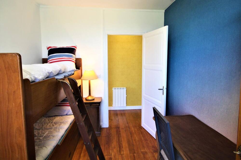 Photo of Bedroom in Mesnieres-en-Bray