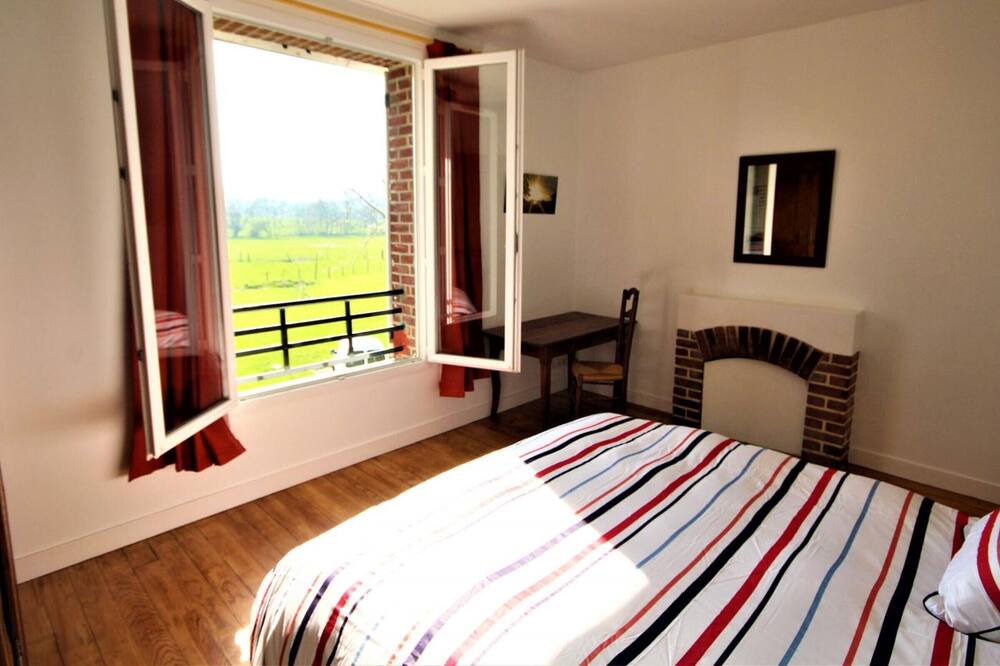 Photo of Bedroom in Mesnieres-en-Bray