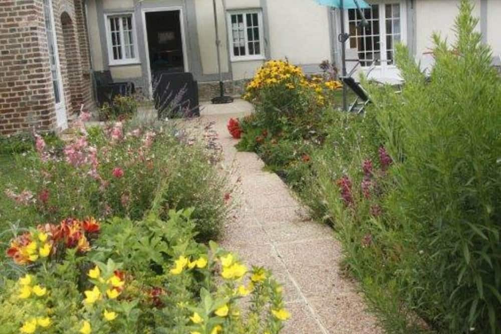 Photo of Outdoor in Saint-Saens