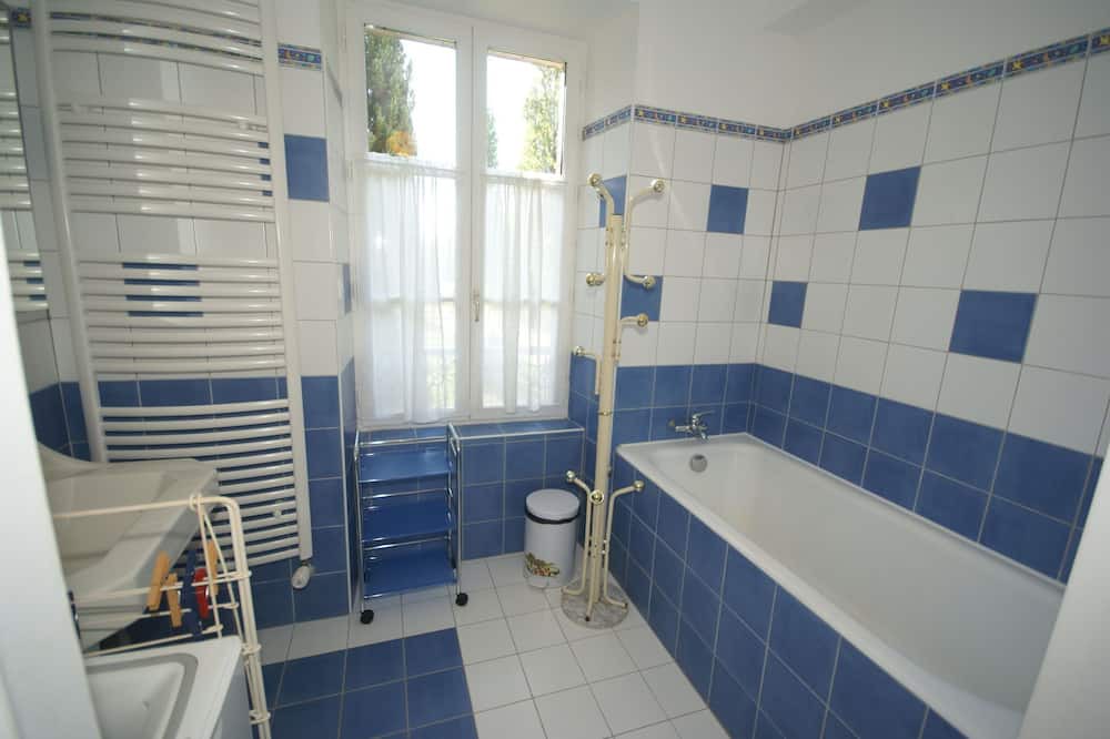 Photo of Bathroom in Cernoy-en-Berry