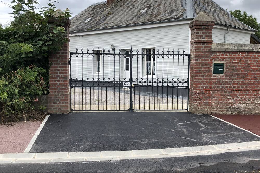 Photo of Outdoor in Le Titre