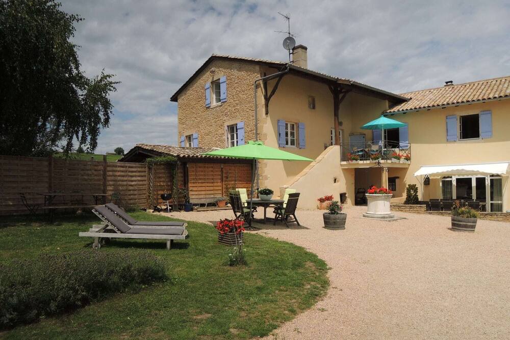 Photo of Outdoor in Chaintre