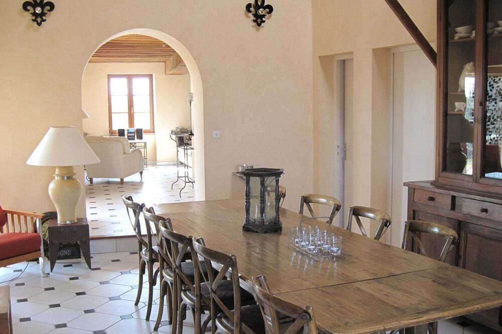 Photo of Livingroom in Chaintre
