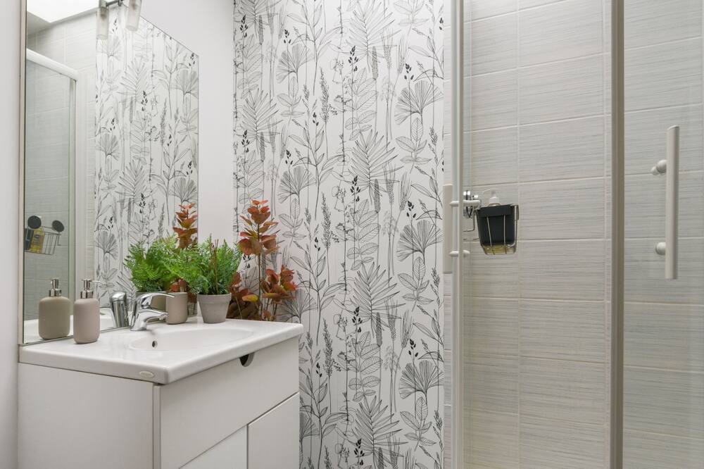 Photo of Bathroom in Lambersart