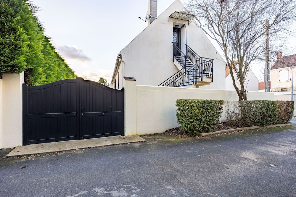 Photo of Outdoor in Gouvernes