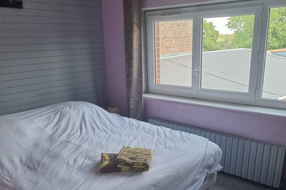 Photo of Bedroom in Tilloloy