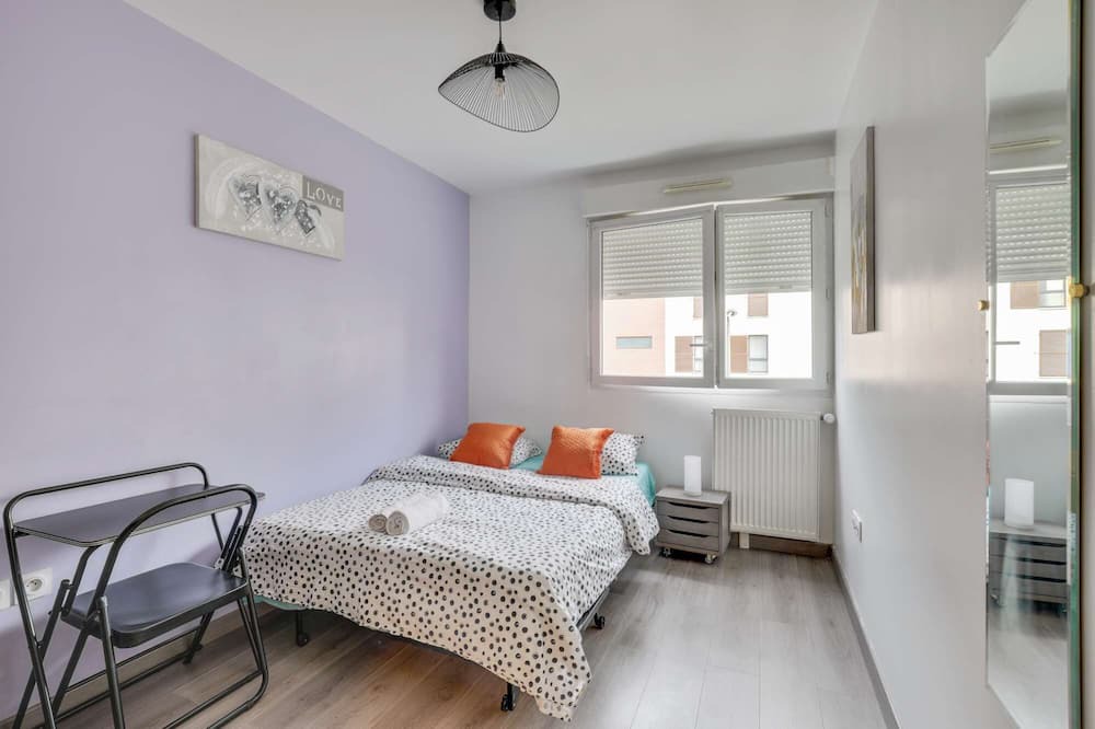 Photo of Bedroom in Orly