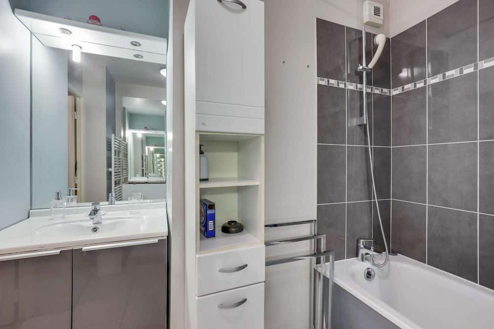 Photo of Bathroom in Orly
