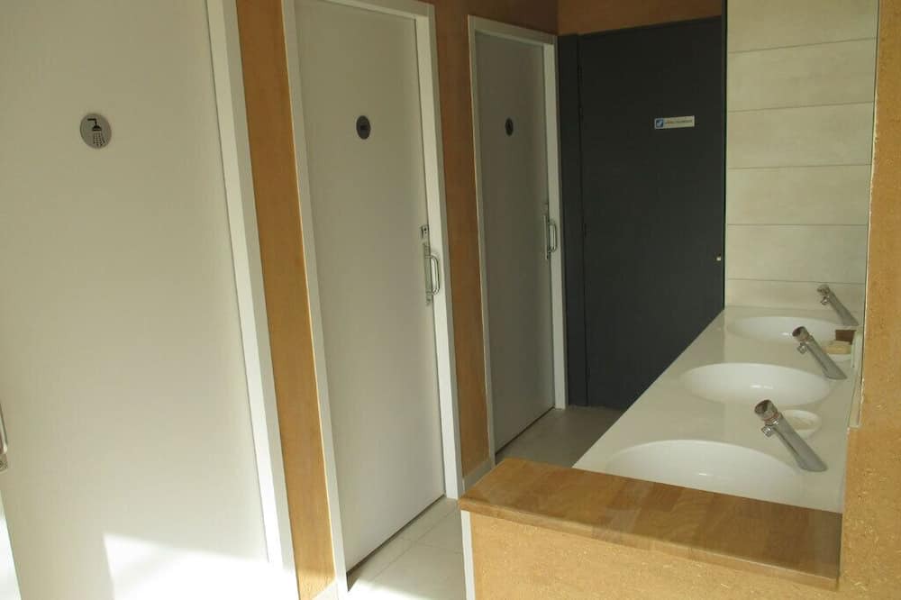 Photo of Bathroom in Baugy