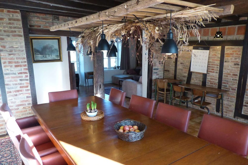 Photo of Livingroom in La Neuville-aux-Joutes