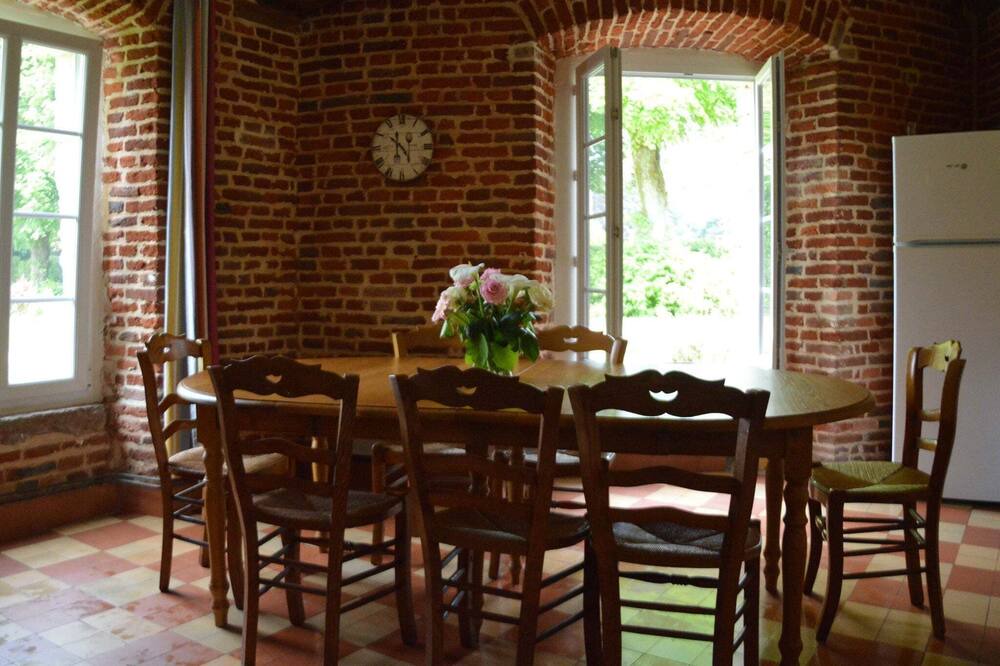 Photo of Livingroom in Gouy-Saint-Andre