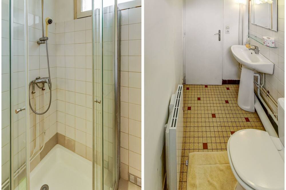 Photo of Bathroom in Raizeux