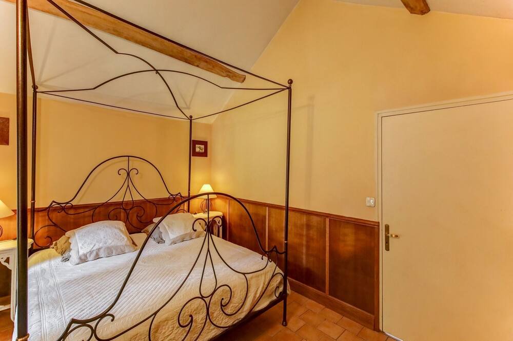 Photo of Bedroom in Raizeux