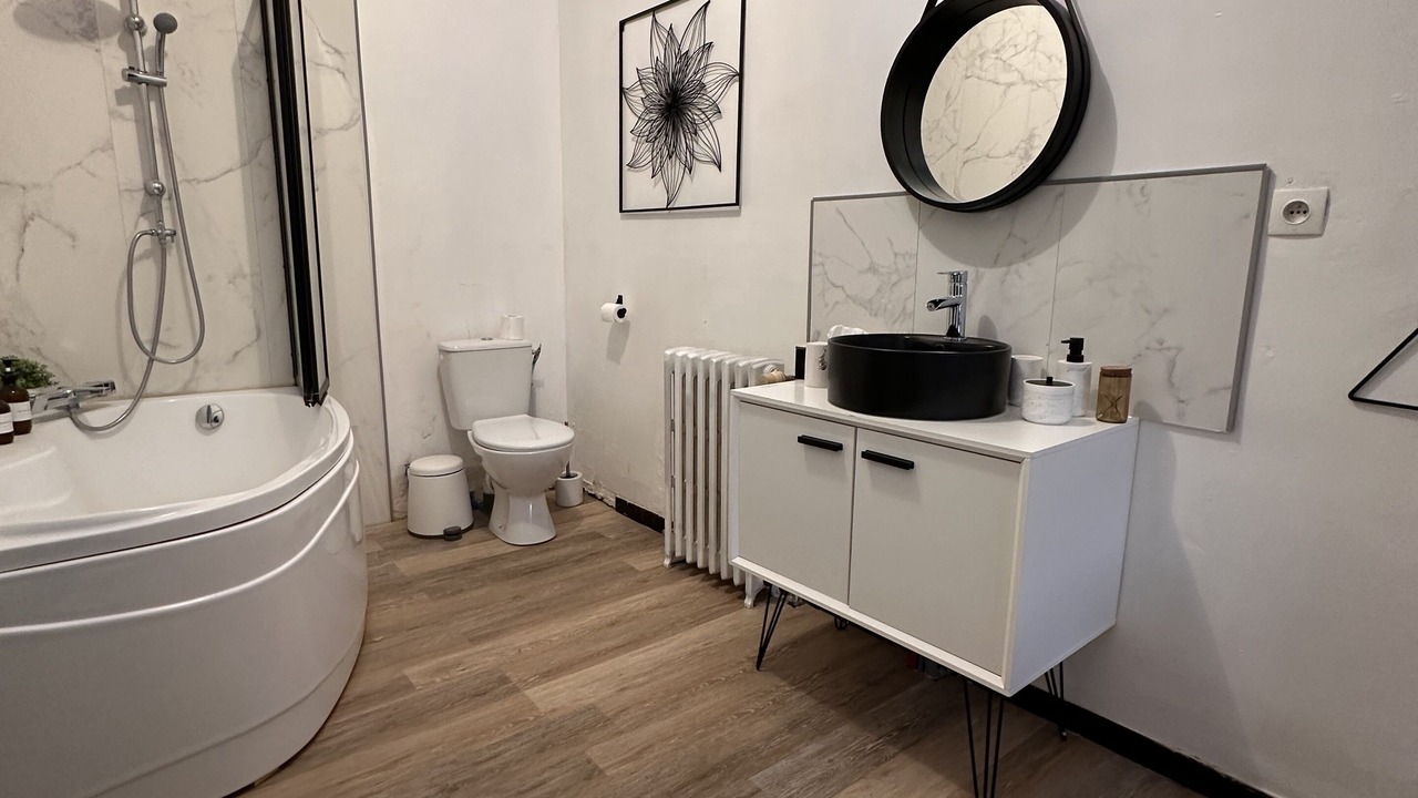 Photo of Bathroom in Le Blanc