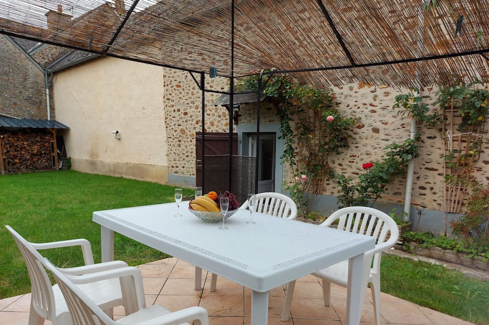 Photo of Patio Balcony in Neuilly-le-Vendin