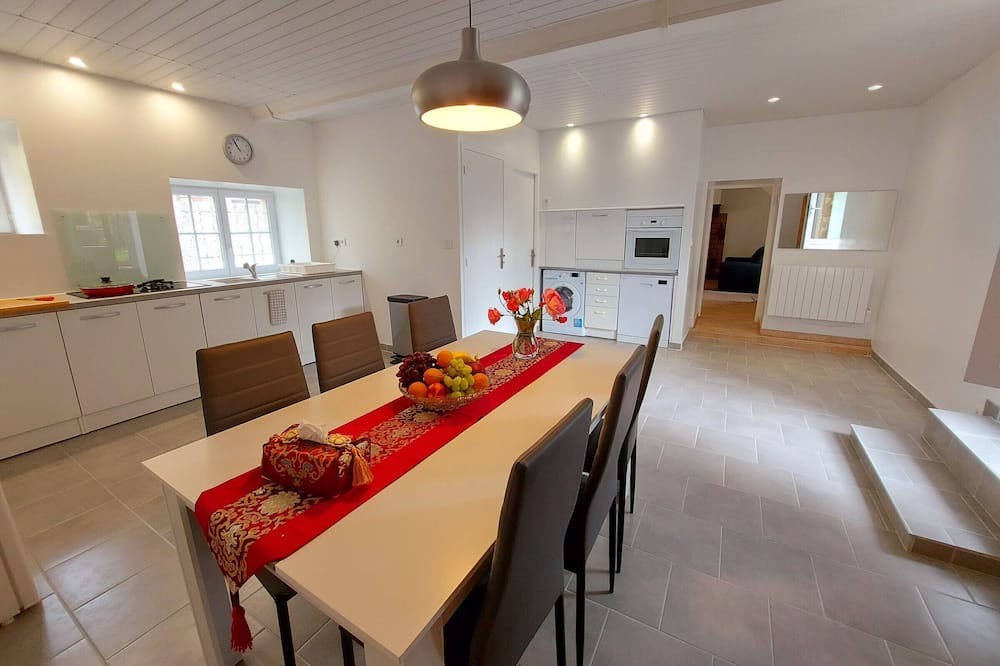 Photo of Kitchen in Neuilly-le-Vendin