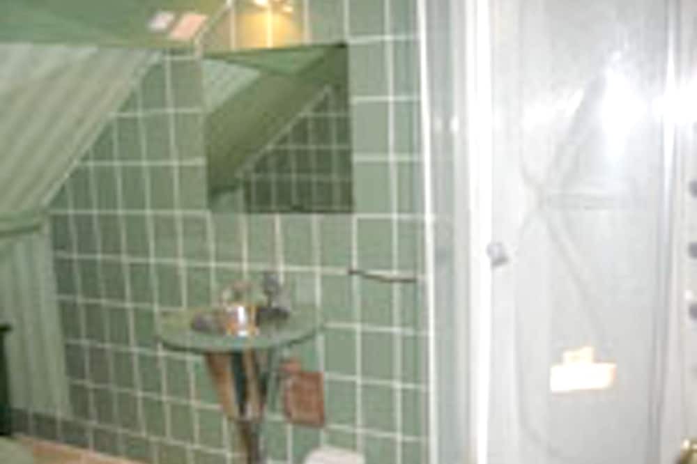 Photo of Bathroom in Daumeray
