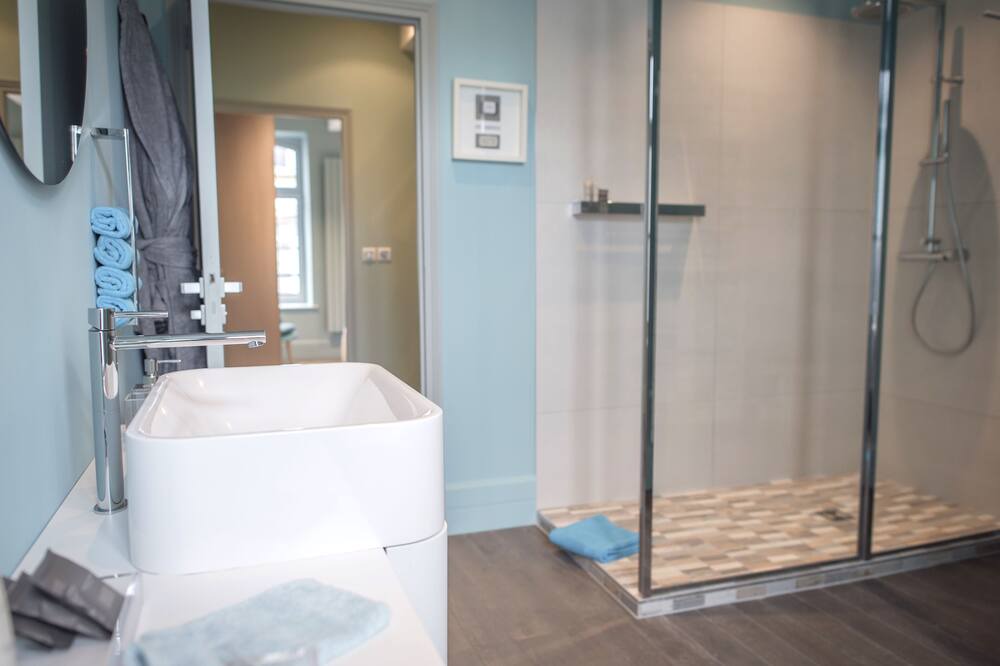 Photo of Bathroom in Montreuil-sur-Mer