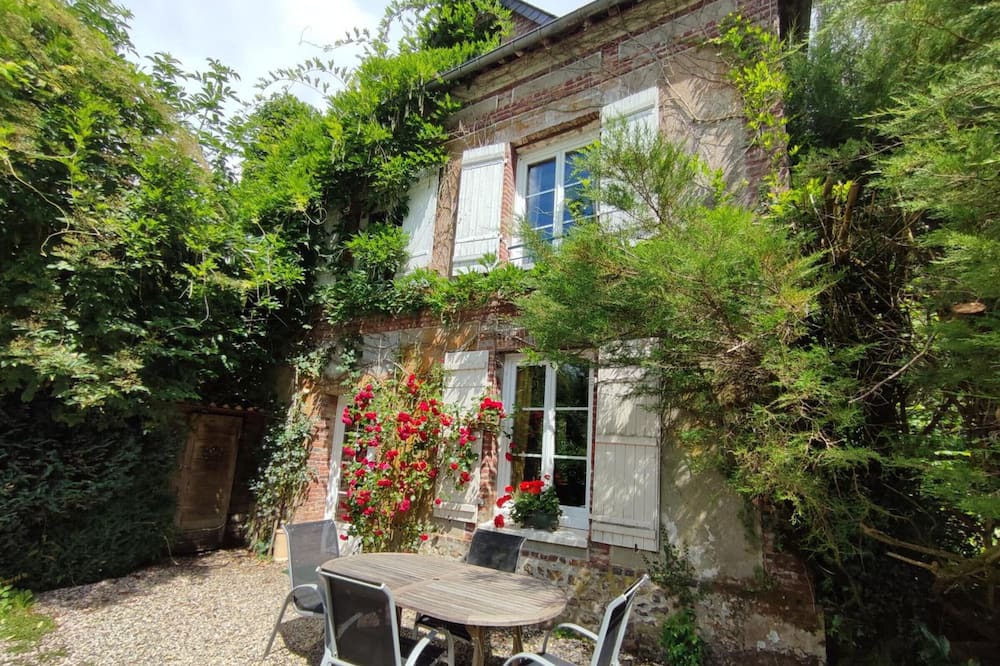 Photo of Patio Balcony in Varneville-Bretteville