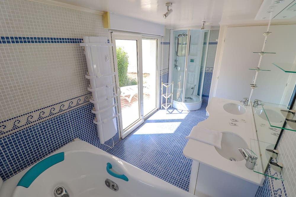 Photo of Bathroom in Le Moulinel