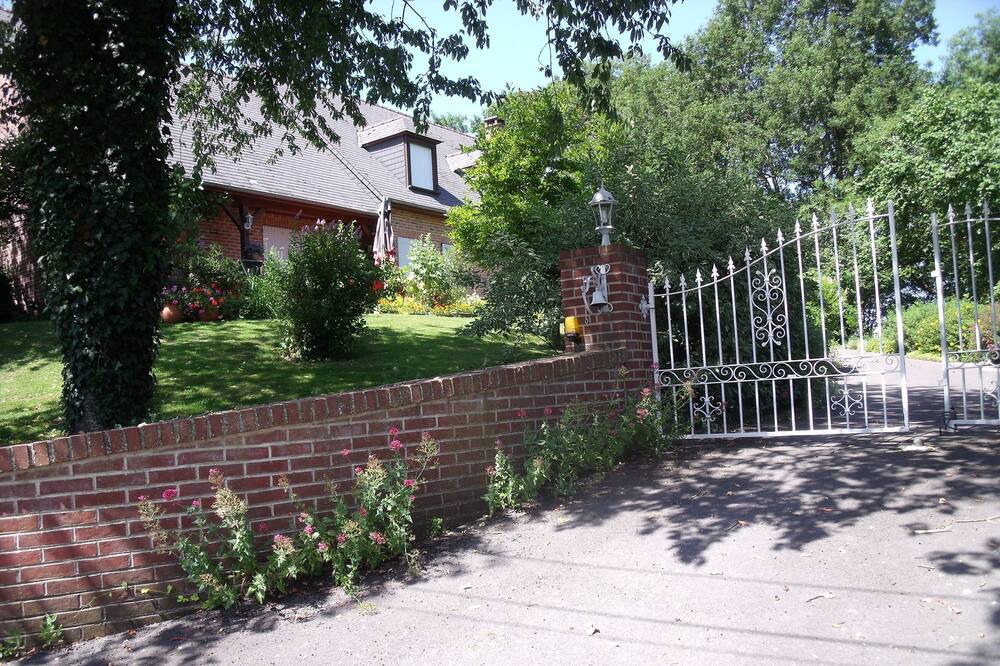 Photo of Outdoor in Eparcy