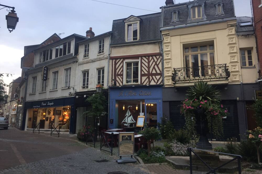 Photo of Outdoor in Eu