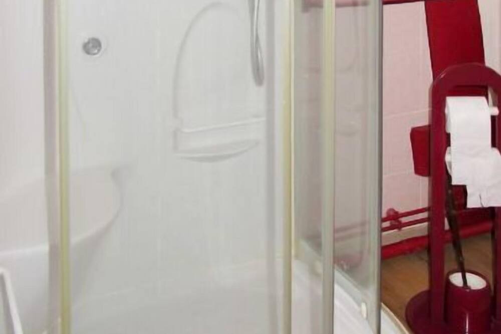 Photo of Bathroom in Quievrecourt
