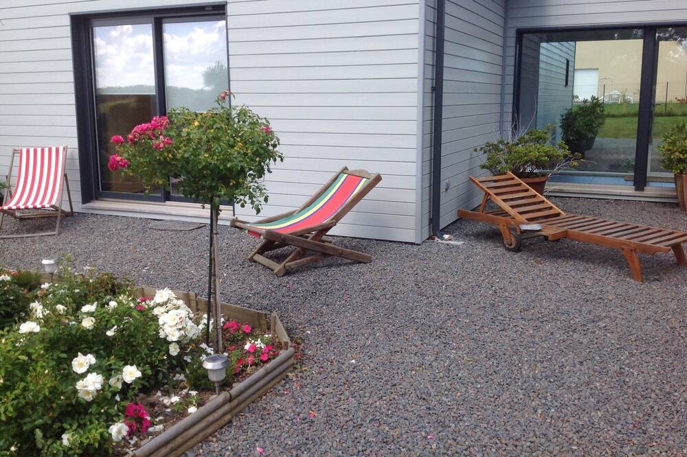Photo of Patio Balcony in Saint-Gatien-des-Bois
