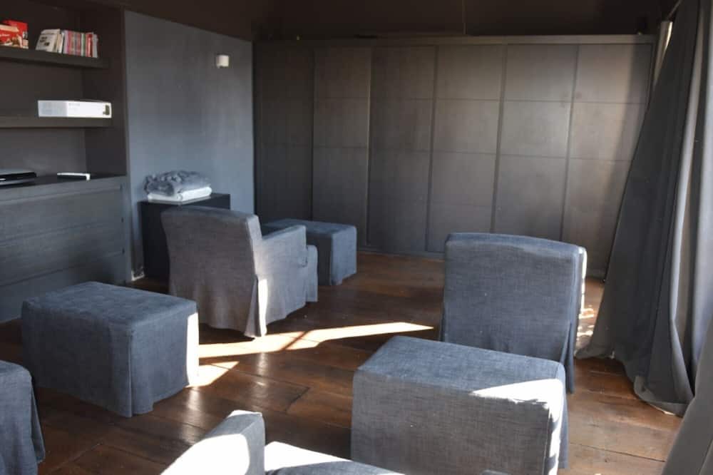 Photo of Livingroom in Neauphle-le-Chateau