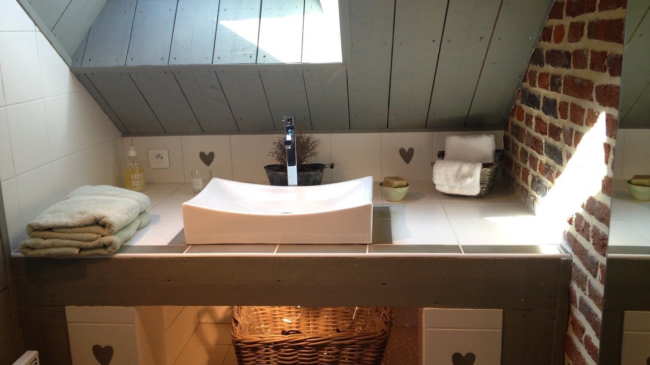 Photo of Bathroom in Dorengt